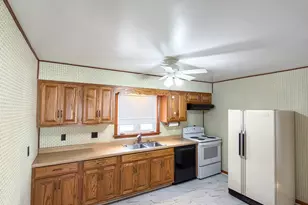 1116 Eastview Dr, Paxton, IL 60957 - Photo 4