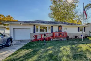 1116 Eastview Dr, Paxton, IL 60957 - Photo 1