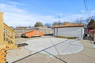 11051 S Avenue D, Chicago, IL 60617 - Photo 10