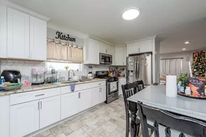 12298 W Paddock Avenue, Beach Park, IL 60087 - Photo 6