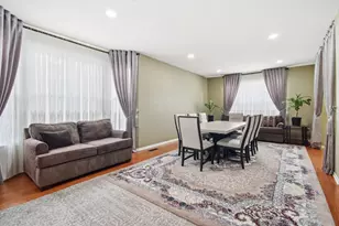 2930 Kelly Dr, Elgin, IL 60124 - Photo 8