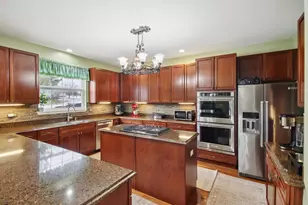 2930 Kelly Dr, Elgin, IL 60124 - Photo 12