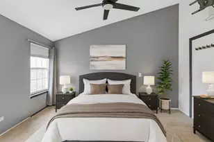 1941 Quaker Hollow Ln, Streamwood, IL 60107 - Photo 4