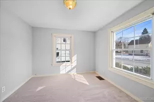 611 Carlson St, Sycamore, IL 60178 - Photo 4