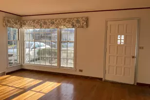 8142 W Oak Ln, Niles, IL 60714 - Photo 2