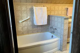 8142 W Oak Ln, Niles, IL 60714 - Photo 14