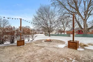 2477 W Downer Pl, Aurora, IL 60506 - Photo 26