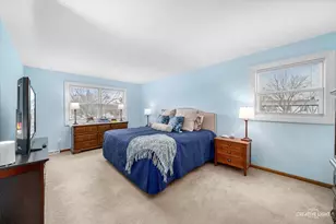 2477 W Downer Pl, Aurora, IL 60506 - Photo 16