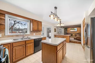 2477 W Downer Place, Aurora, IL 60506 - Photo 10