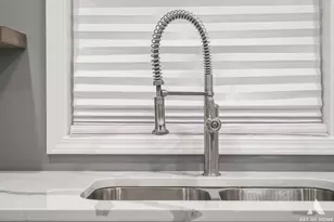 7141 S Artesian Ave, Chicago, IL 60629 - Photo 8