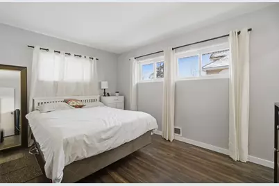 7531 N Karlov Avenue, Skokie, IL 60076 - Photo 16