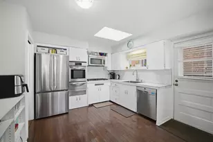 7531 N Karlov Ave, Skokie, IL 60076 - Photo 8