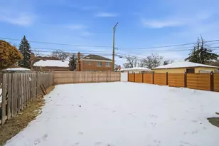 7531 N Karlov Ave, Skokie, IL 60076 - Photo 22