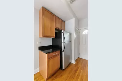 2005 W Jarvis Avenue #3, Chicago, IL 60645 - Photo 8
