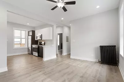 7425 N Clark Street #3, Chicago, IL 60626 - Photo 2