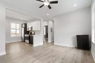 7425 N Clark St, Chicago, IL 60626 - Photo 2