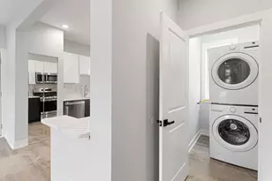 7425 N Clark St, Chicago, IL 60626 - Photo 8