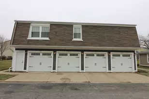 360 Farmingdale Cir, Vernon Hills, IL 60061 - Photo 18