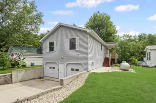271 Fossil Bay Ct, Wilmington, IL 60481 - Photo 2