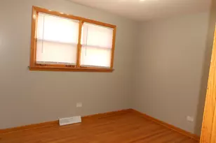 5820 S Rutherford Ave, Chicago, IL 60638 - Photo 10