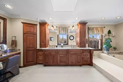 5187 Chambers Drive, Hoffman Estates, IL 60010 - Photo 16