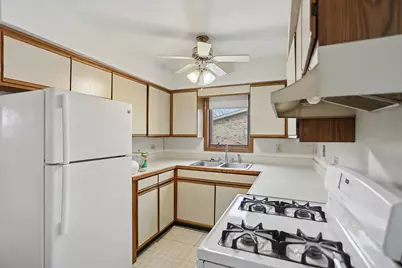 3709 W 119th Street #112, Alsip, IL 60803 - Photo 6