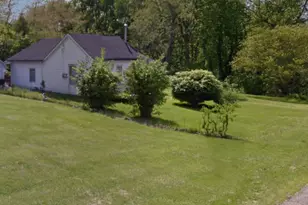 320 Le Claire St, Warsaw, IL 62379 - Photo 2