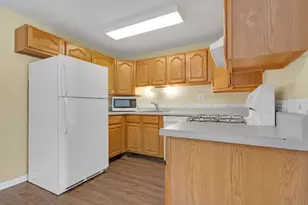 236 Whidah Ct, Schaumburg, IL 60194 - Photo 6