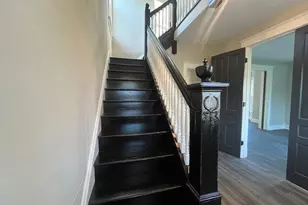 195 W 3rd Ave, Clifton, IL 60927 - Photo 6