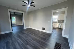 195 W 3rd Ave, Clifton, IL 60927 - Photo 10