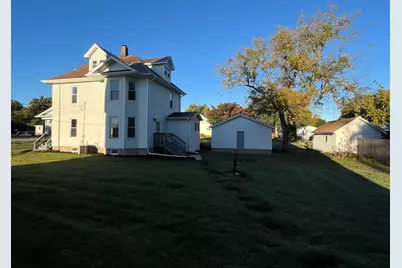 195 W 3rd Avenue, Clifton, IL 60927 - Photo 32