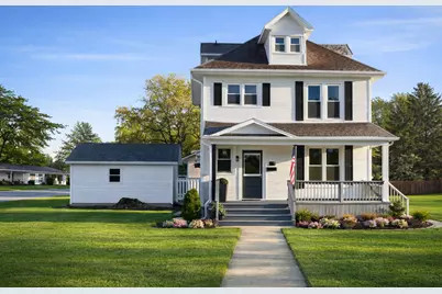 195 W 3rd Avenue, Clifton, IL 60927 - Photo 2