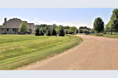 15582 Douglas Avenue, Sandwich, IL 60548 - Photo 10