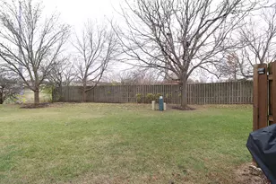 1811 S Wentworth Cir, Romeoville, IL 60446 - Photo 18