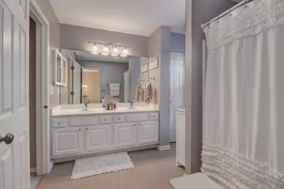 1811 S Wentworth Circle, Romeoville, IL 60446 - Photo 14