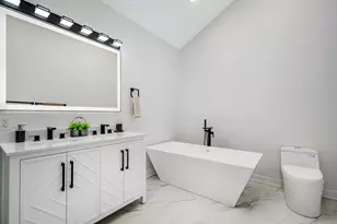 [Address not provided], Chicago, IL 60657 - Photo 18