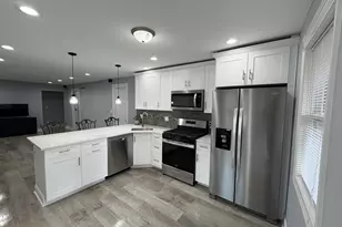 5517 Essex Rd, Lisle, IL 60532 - Photo 6