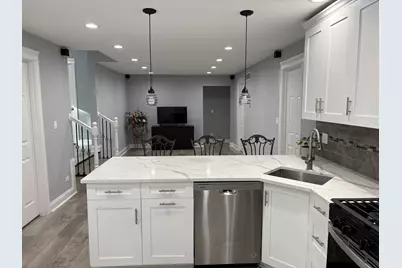 5517 Essex Road, Lisle, IL 60532 - Photo 2