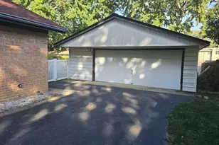 14431 Tripp Ave, Midlothian, IL 60445 - Photo 14