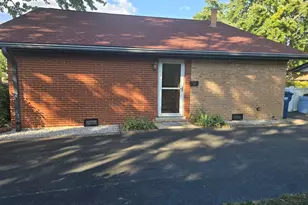 14431 Tripp Ave, Midlothian, IL 60445 - Photo 2