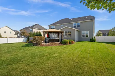 946 Glacial Falls Drive, Gilberts, IL 60136 - Photo 34