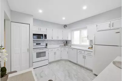 9342 Landings Lane #504, Des Plaines, IL 60016 - Photo 6