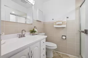 9342 Landings Ln, Des Plaines, IL 60016 - Photo 16