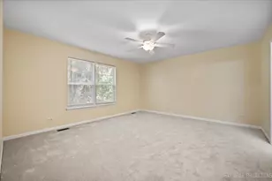 438 W Meadow Mist Ln, Round Lake, IL 60073 - Photo 20