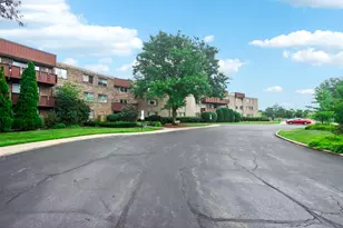 2650 Brookwood Way Dr, Rolling Meadows, IL 60008 - Photo 1