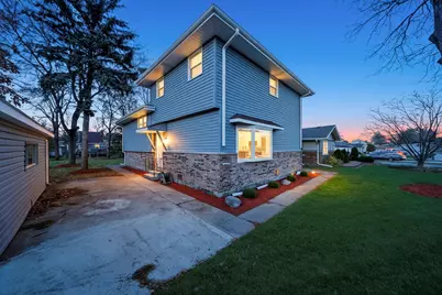 8938 W 85th Place, Justice, IL 60458 - Photo 2