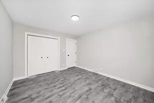 8938 W 85th Pl, Justice, IL 60458 - Photo 12