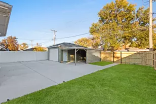 1619 N 20th Ave, Melrose Park, IL 60160 - Photo 32