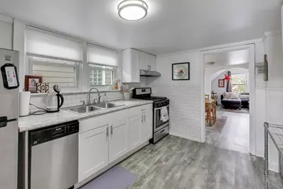 2830 W Wellington Avenue, Chicago, IL 60618 - Photo 8