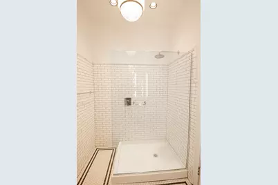 2548 W Logan Boulevard #2, Chicago, IL 60647 - Photo 8